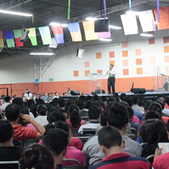 Jóvenes venciendo el desánimo