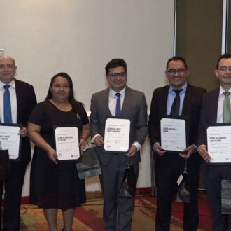 Certifican a miembros de Elim en Diseño Estratégico