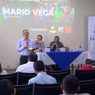 Pastor Mario Vega participa en Foro de Migración: Desafíos para la iglesia
