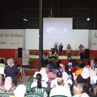 Ordenación pastoral en Lourdes Colón